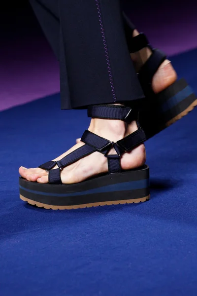 Look 90